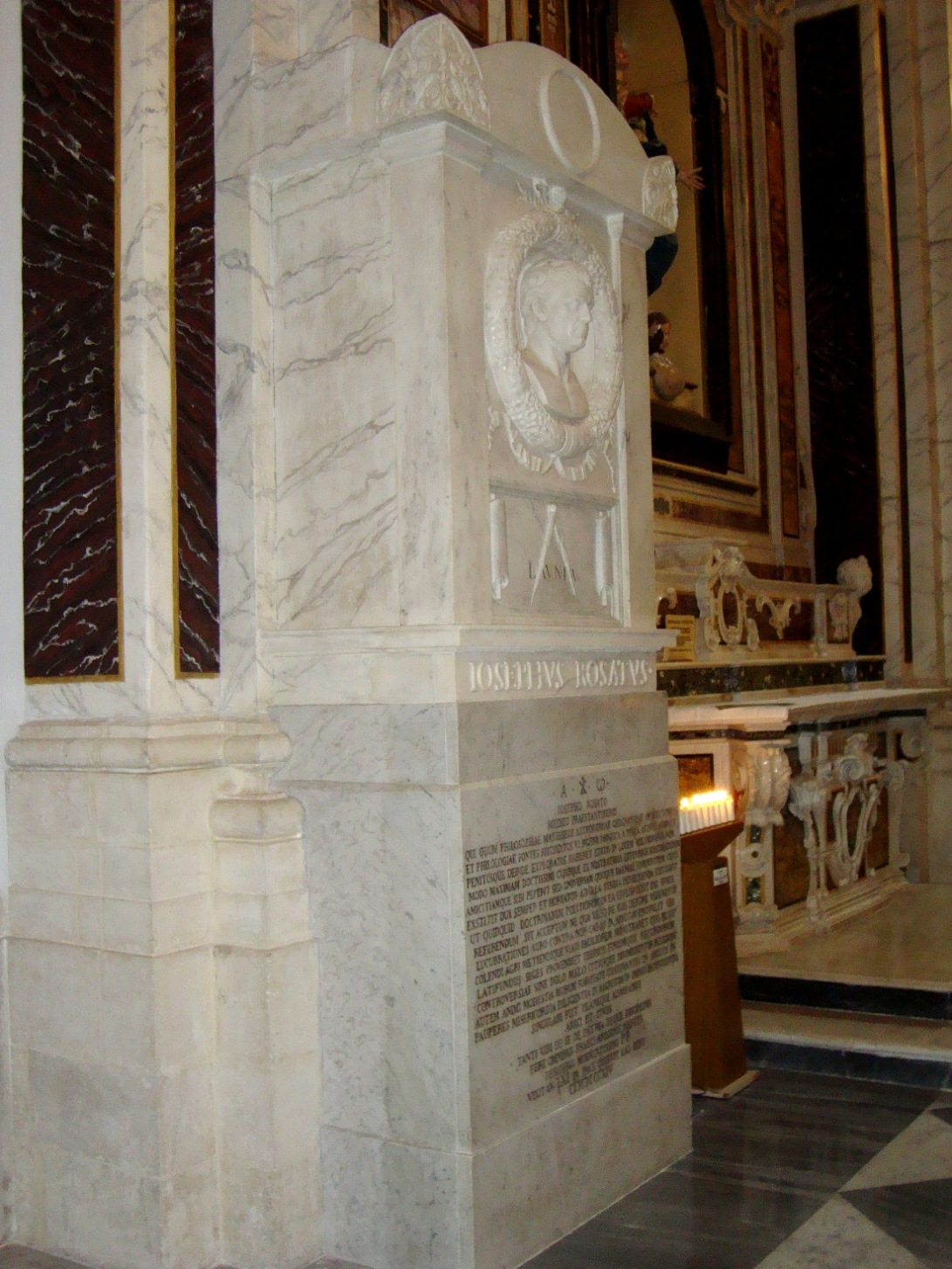 funeral monument in  the cathedral (3).JPG
